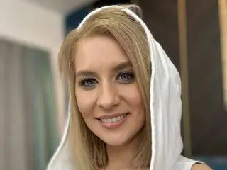 KaylinJann naked cam