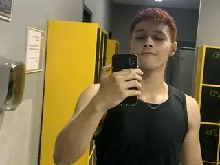 LiamAndrews pussy cam