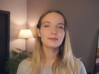 RessieKaua pussy shows